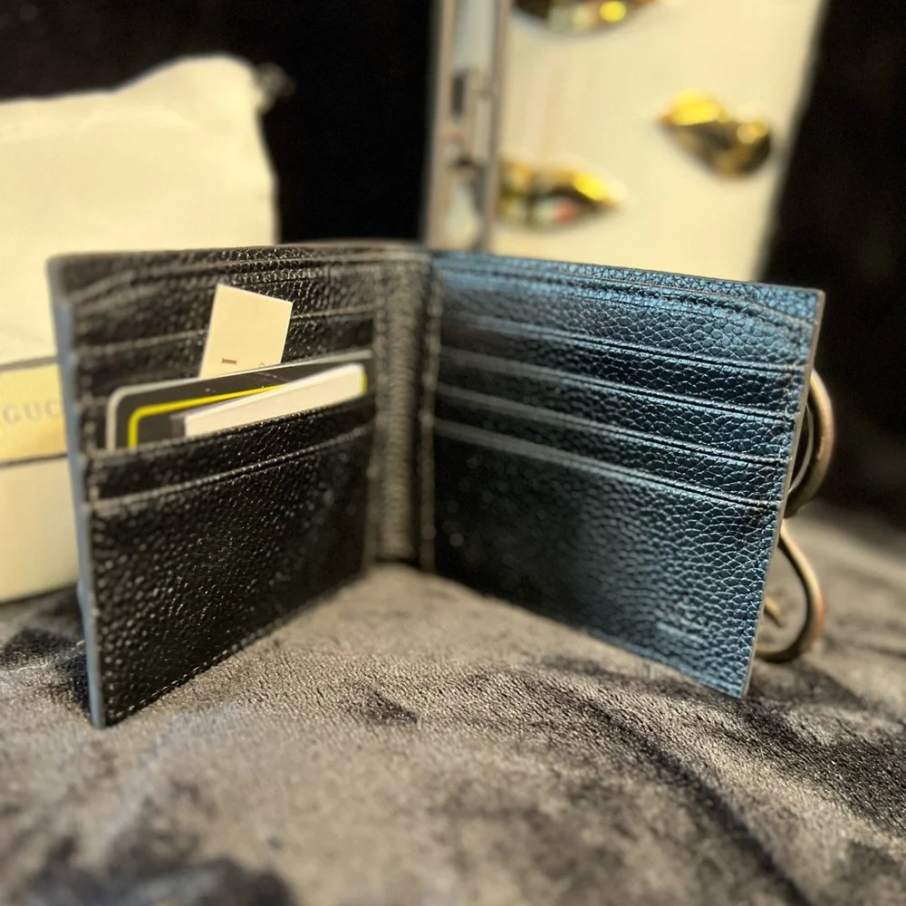 🖤🖤Black FASHION DESIGN Jumbo G pebble grain leather bi-fold wallet🖤🖤NWOT